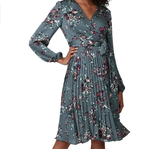 Adrianna Papell Dresses & Skirts - Adrianna Papell Teal Mauve Floral Printed Crinkle Long Sleeve Wrap Dress Size 4